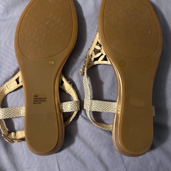 Alexa Marie T Strap Sparkle Champagne Gold Low Wedge Heels Size 11M - Picture 4 of 5